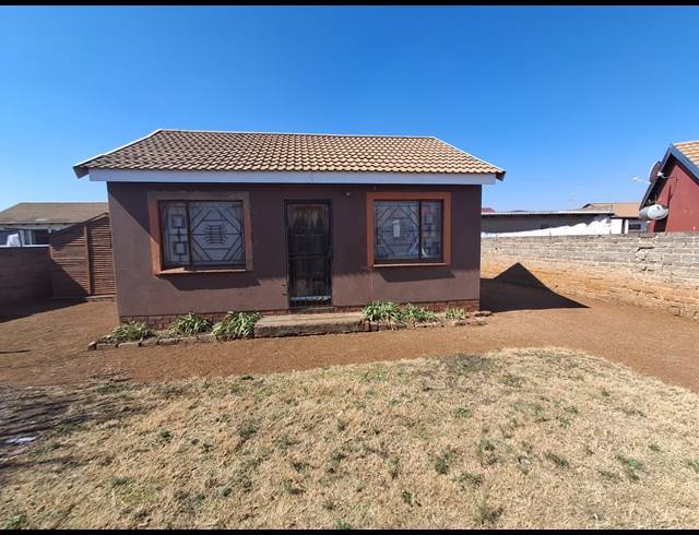 2 BEDROOM HOUSE FOR SALE IN EVATON WEST